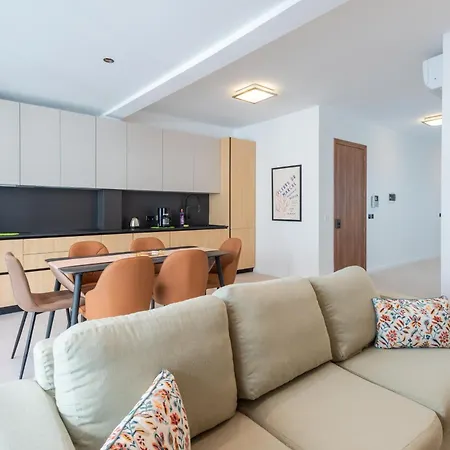 Gorgeous With Side Sea View Apartment St. Paul's Bay