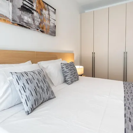 Gorgeous With Side Sea View Apartment
